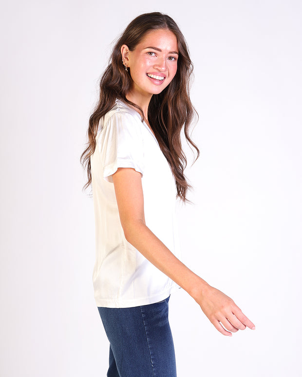 Daisy V Neck Tee